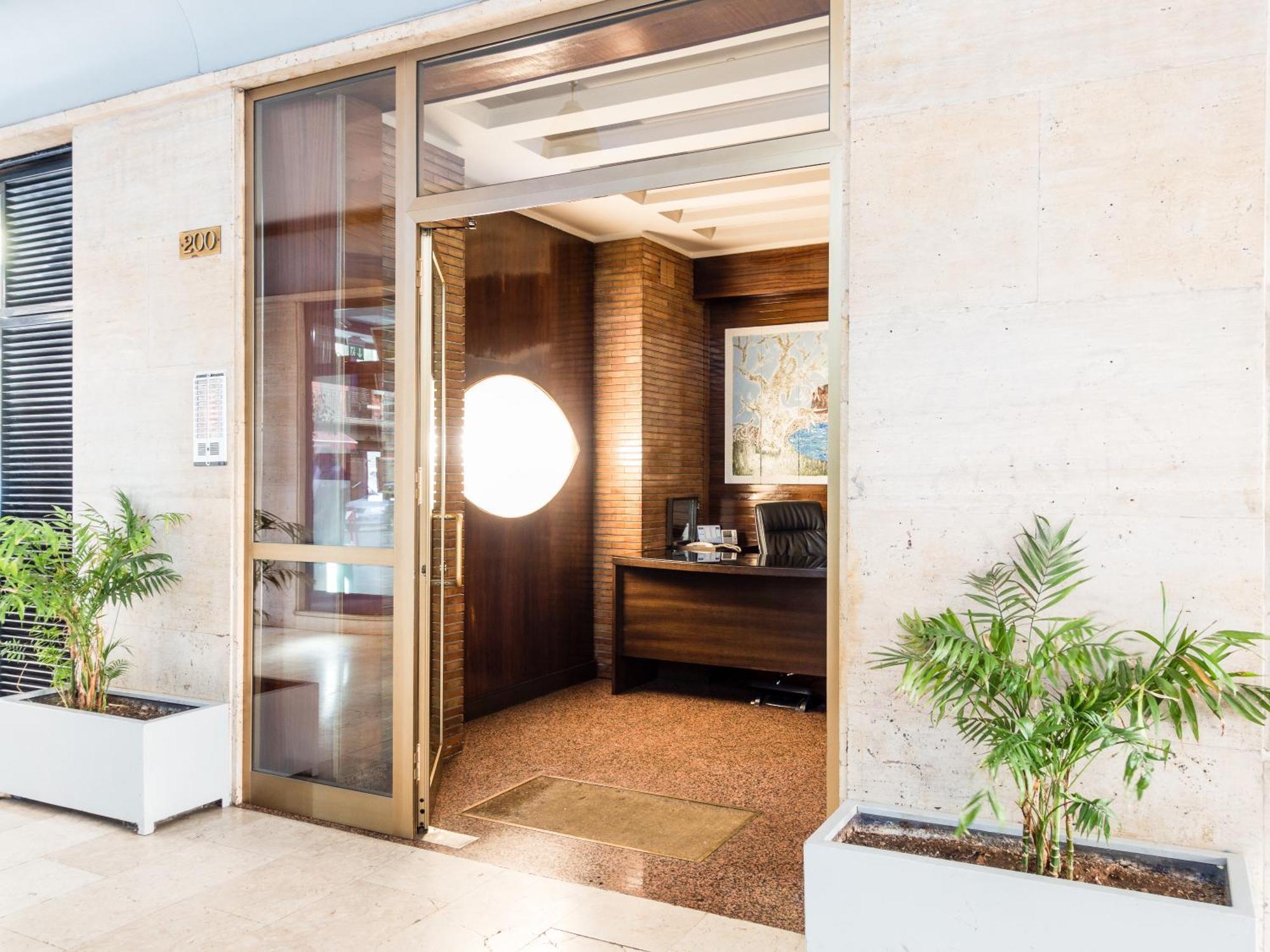 Suite In Center Палермо Екстериор снимка